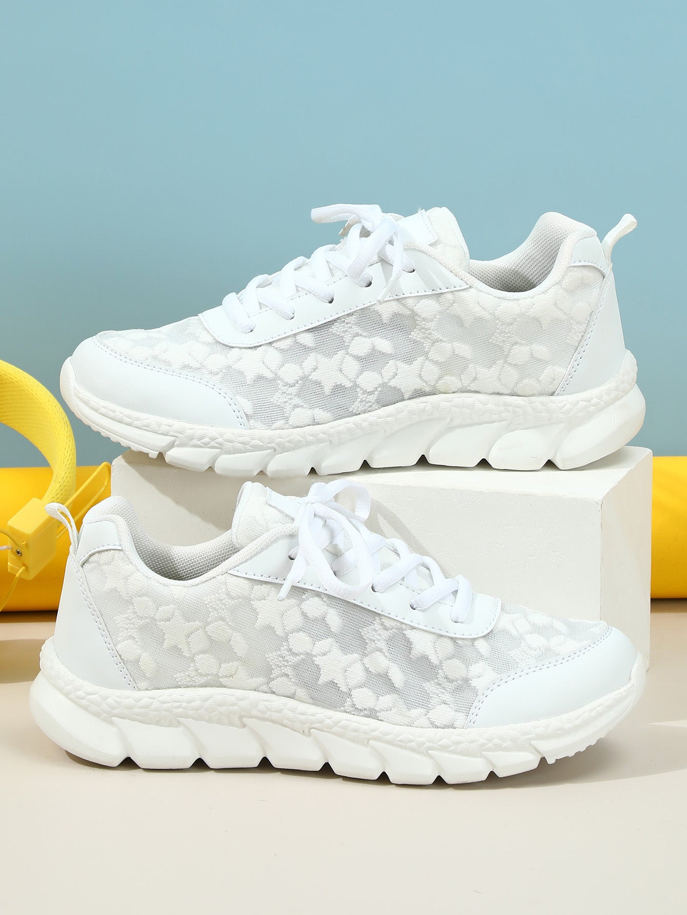 White shoes breathable lightweight casual sports women's shoes soft soled running shoes, unisex