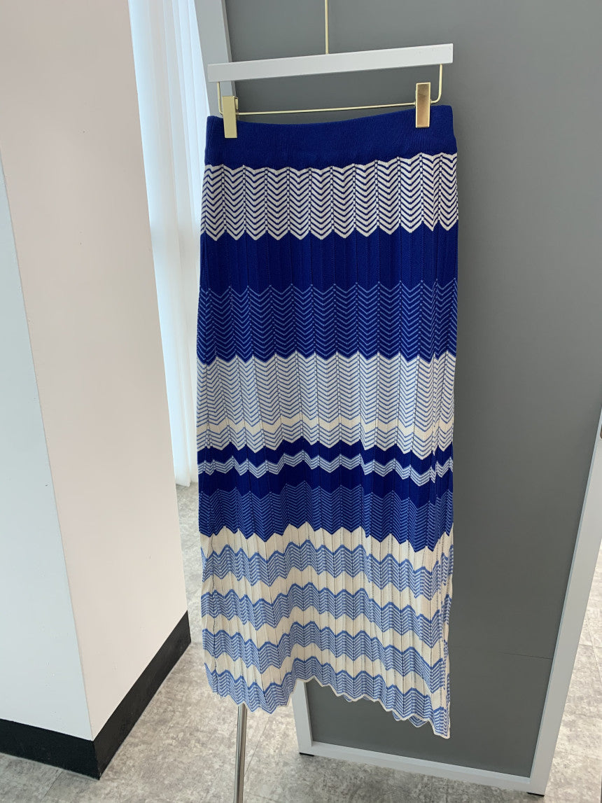 Korean Style Chic French Retro V-Neck Color Block Wavy Pattern Short Sleeve Knit Top + High Waist Slim Fit Pencil Skirt
