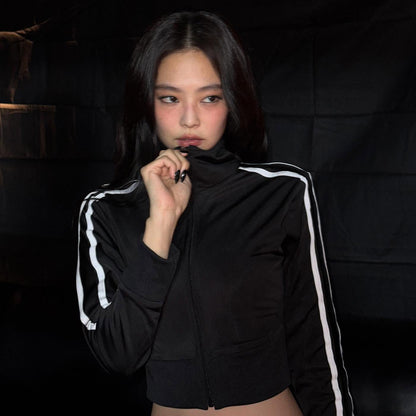 Slim fit long sleeved versatile jacket for women